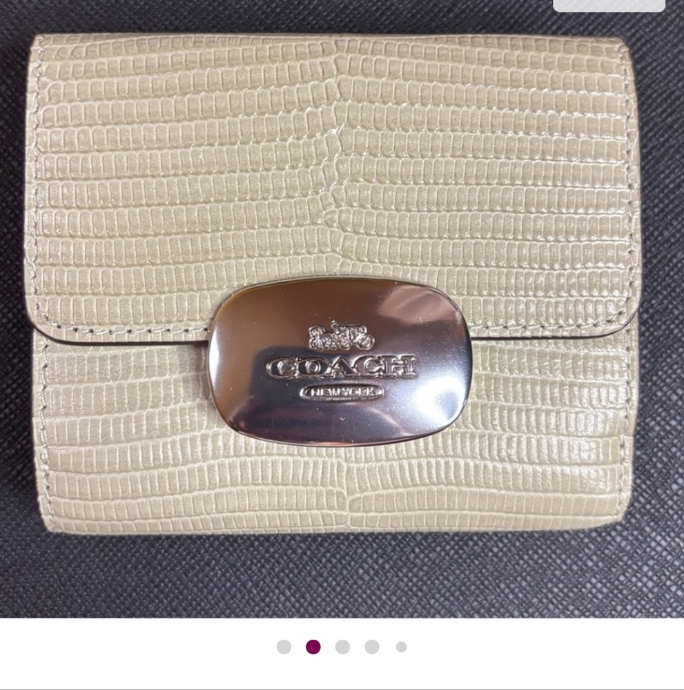 COACH- Eliza Wallet in Light Green Lizard Wallet NWT - Picture 2 of 9